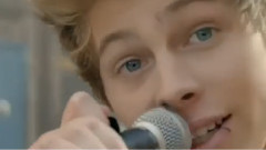 5 Seconds of Summer - She Looks So Perfect