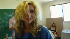 Kesha - Jumps Out of a Perfectly Good Plane