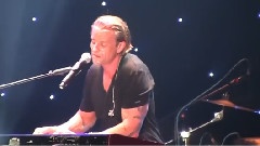 Daniel Powter - Whole World Around