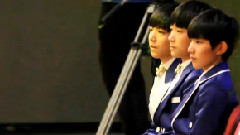 TFBOYS - TFBOYS台下观看防弹表演