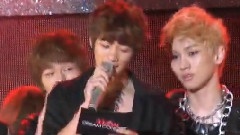 SHINee - 崔MC后面使劲卖萌的Key君