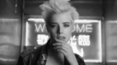 Agyness Deyn - Who