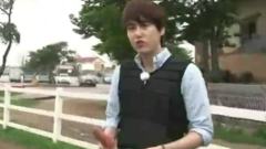 圭贤(Super Junior) - 妈妈咪呀 圭贤骑马喂马吃红萝卜 Cut