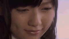 前田敦子 - 右肩