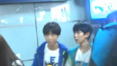 TFBOYS - 首都机场关内送机