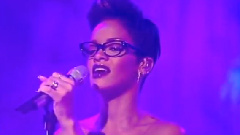 Rihanna - Disturbia