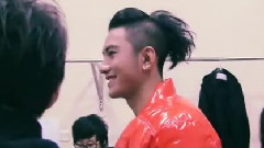 MIC男团 - 他在忙