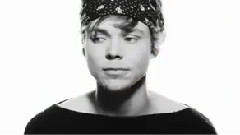 G.R.L.,5 Seconds of Summer - 5 Seconds Of Summer Vs. G.R.L. (BATTLE OF THE BANDS)
