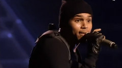 Chris Brown - Help Me