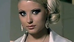 Цветелина Янева - Авторът