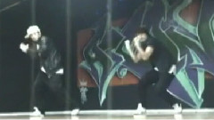 模仿翻唱 - In The Club