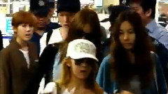 少女时代 - Arrival In Singapore Changi Airport