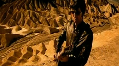Oasis - Who Feels Love