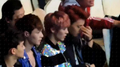 EXO,EXO-M - Tao喝水呛到 鹿晗帮拍背