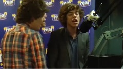 One Direction - What Makes You Beautiful