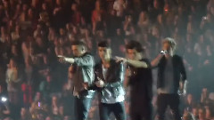 One Direction - Wwitter Q And A's Newcastle