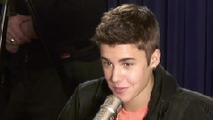 Justin Bieber - 粉丝互动 & 秀篮球