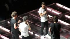 One Direction - Twitter Q & A