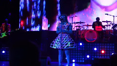 Kelly Clarkson - People Like Us