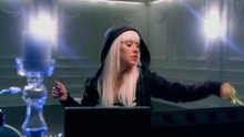 Christina Aguilera - Keeps Gettin' Better