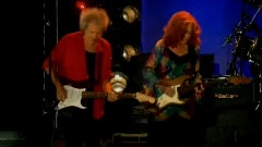 Bonnie Raitt - Unnecessarily Mercenary Bonnie Raitt
