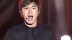 东方神起 - Keep Your Head Down