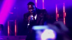 Akon - Beautiful
