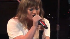 Kelly Clarkson - What Doesn't Kill You Troubadour LA