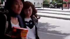 少女时代,Jessica - Jessica & mum in Paris Street