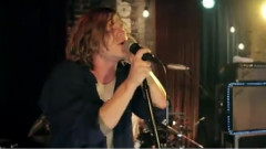 Cage The Elephant - Around My Head