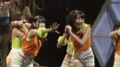 松井珠理奈 - 手をつなぎながら