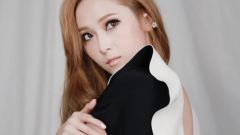 少女时代,Jessica - Multibase CC霜 使用方法