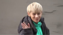 EXO,EXO-M - 场外向粉丝喊话打招呼