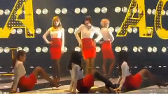 AOA - 短裙