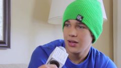 Austin Mahone - Arm Wrestles Interviewer! PART 2