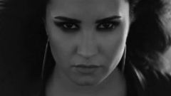 Demi Lovato - Shouldn't Come Back
