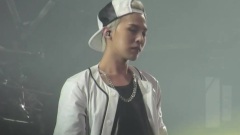 G-Dragon(BigBang),BigBang - Hands Up