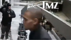 Chris Brown - CB 到达法院