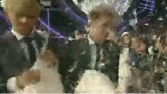 EXO - EXO枕头大战Cut