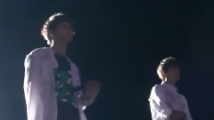 Teen Top - L.JOE眨眼 & 天地RICKY握手
