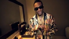 欧美群星 - Soulja Boy Gives Riff Raff A New All Black Diamond Chain $80K & Announces New Album