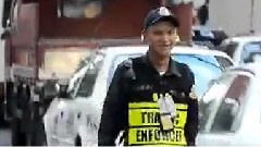 街舞视频 - Filipino Traffic Cop Doing His Job Like A Boss!