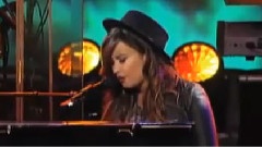 Demi Lovato - Skyscraper