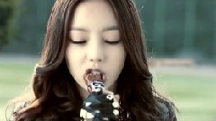 Kara - SNICKERS CF 30s