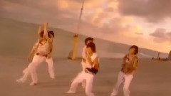 东方神起 - Box In The Ship