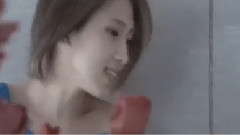 戴佩妮 - 水中央