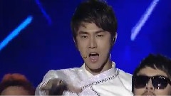 东方神起 - Keep Your Head Down