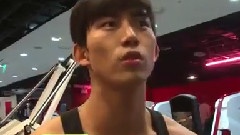 2PM - 在健身房