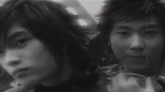 东方神起 - 是不是爱情来过