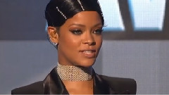 Rihanna - Diamonds & 音乐偶像奖